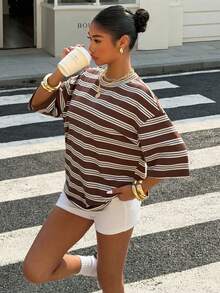 Muchica 95%纯棉条纹印花宽松中长款圆领落肩女式T恤，夏季假日休闲装，送朋友的礼物。Y2K风格外套上衣，适合日常通勤、约会、派对、秋冬夏季、圣诞节、新年、感恩节、婚礼、海滩、毕业典礼、时尚、优雅、休闲、外向、约会、预订、通勤、闪亮、情人节、优雅、度假、休闲、Y2K、外向、毕业典礼等场合。 - 彩色 - 查看 4