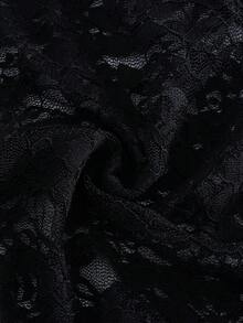 ROMWE Goth 这款轻薄罩衫采用精致的骷髅印花面料，轻盈飘逸，散发着朦胧而性感的气息。喇叭袖设计修饰手臂线条，增添了一丝复古优雅。露脐短款设计，可与比基尼、吊带裙等多种服饰完美搭配，是海滩度假和泳池派对的理想之选。日常穿着也可叠穿，打造休闲迷人的造型，满足多种穿搭需求。 - 黑色 - 查看 4
