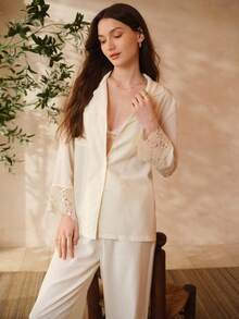MOTF PREMIUM 2PCS WOMEN COMFY CONTRAST LACE LOUNGEWEAR SET - White - View 5