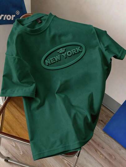 Manfinity Joysei 橄榄绿“NEW YORK”字母压纹图案修身男士短袖T恤，适合日常休闲穿着，简约百搭。