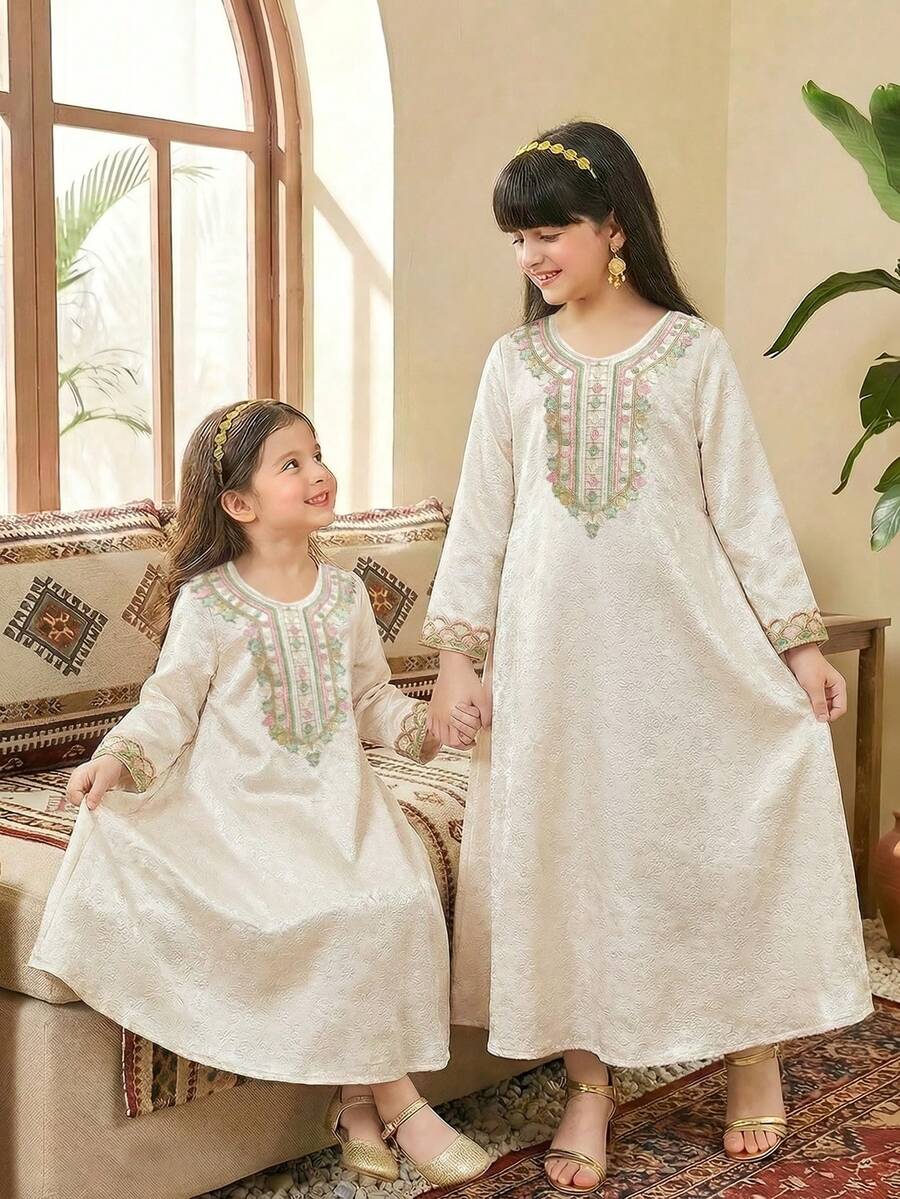 1 pieza Vestido maxi de satén con estampado floral en relieve de manga larga y cuello en V de corte holgado para niñas, estilo princesa elegante para fiestas de cumpleaños, Oriente Medio, adecuado para el verano - Albaricoque - Ver 1
