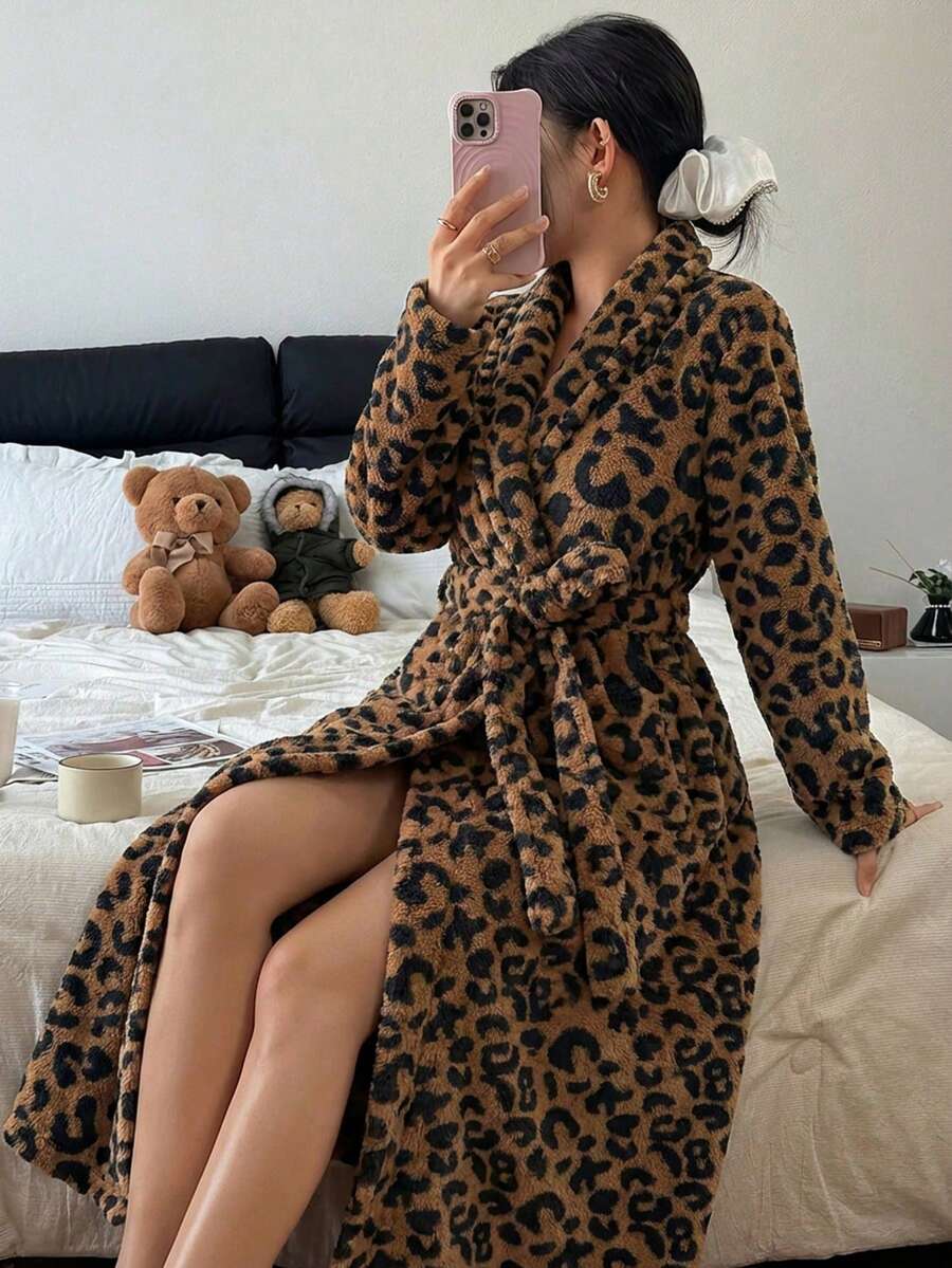 SHEIN 女士休闲豹纹提花抓绒长款睡袍，披肩领，系带腰身外套，秋冬款 - 彩色 - 查看 1