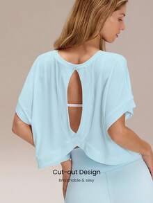 GLOWMODE 莫代尔超大款短袖T恤，后背镂空设计，适合低强度瑜伽、普拉提、日常休闲穿着 - 淺藍色 - 查看 3