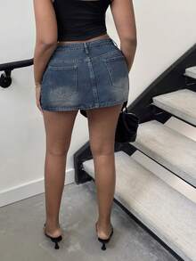 Alexandranx Váy denim ngắn cạp thấp phong cách đại học Retro Baddie dành cho nữ - Rửa trung bình - Xem 2