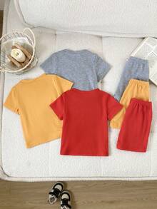 3件套男婴春夏时尚百搭套装，红色、姜黄色、浅灰色字母压纹圆领短袖上衣搭配松紧腰短裤，适合婴幼儿日常休闲穿着。 - 彩色 - 查看 2
