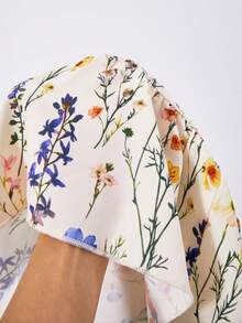 SHEIN Sparklyn 女童碎花无袖连衣裙，后背蝴蝶结系带设计，甜美清新，A字廓形，适合春夏休闲及度假穿着，夏季必备单品 - 杏色 - 查看 6