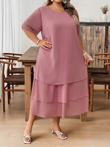 SHEIN CURVE+ Vestido casual de vacaciones talla grande, cuello redondo, bajo asimétrico y fluido, estilo bohemio, adecuado para usar en vacaciones de verano - Rosa - Ver 4