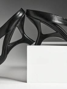 SHUZIA Women's Chic Casual Thong Strap Sculpted Wedge Sandals - Black - View 7