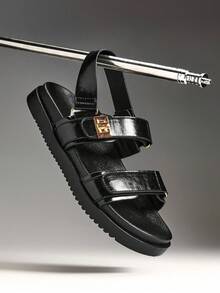 Solezae Sandal đế bằng cao cấp dành cho nữ, chất liệu PU phủ dầu, điểm nhấn màu vàng kim và đệm mút dày dặn, có khóa điều chỉnh. - màu đen - Xem 4