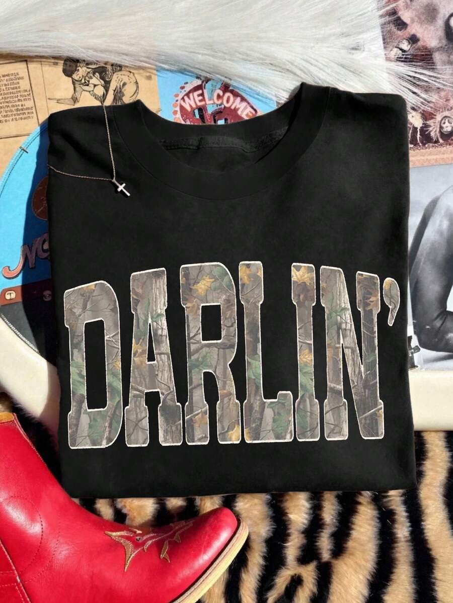 EMERY ROSE Camiseta casual de talla grande con estampado de letras "DARLIN'" en estilo camuflaje retro americano - Negro - Ver 1