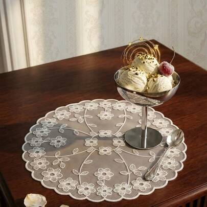 Cirelle 1 tấm lót bàn thêu hoa nhỏ, chống trượt, không gây tiếng ồn, thêu hoa tinh tế, đáy chống trượt, thiết kế không gây tiếng ồn, hình tròn, nhiều màu sắc, có thể tái sử dụng, trang trí và thiết thực, lý tưởng cho bàn ăn gia đình, quầy bếp, bàn cà phê, tiệc tùng, dã ngoại, trang trí phòng, hoàn hảo làm quà tặng ngày lễ, quà tặng tiệc tùng, quà tặng ngày Valentine, phù hợp cho người lớn, nam giới, phụ nữ, gia đình và bạn bè.