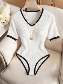 Franclia Bộ jumpsuit nữ cổ chữ V phối màu tương phản, kiểu dáng thường ngày, đa năng. - Đen và trắng - Xem 1