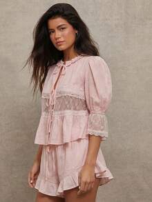 WESTFADE 蕾丝边绉纱花瓣袖荷叶边V领纽扣系带睡衣外套 - 淺粉色 - 查看 5