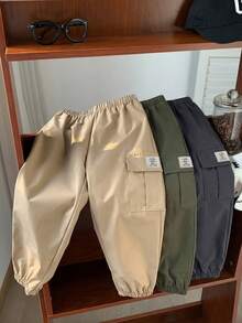 SHEIN 3件套男童休闲运动街头风可爱度假黑色装饰条纹宽松绿色、黑色、卡其色慢跑裤，适合日常穿着、上学、外出、运动，春夏秋冬皆宜。 - 彩色 - 查看 3