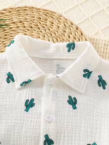 SHEIN Vintaside Kids 2 件/套男童夏季休闲仙人掌印花短袖 T 恤和短裤套装 - 白色 - 查看 3