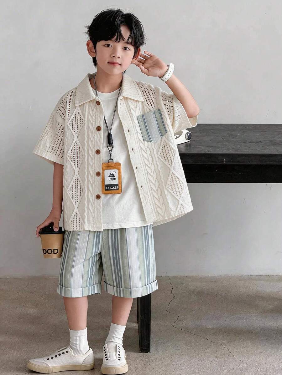 Bộ đồ thể thao 2 món cho bé trai, kiểu dáng thường ngày, thoải mái, chất liệu vải jacquard, gồm áo sơ mi trắng cổ mở và quần short sọc xanh lá cây, thích hợp cho mùa xuân/hè, dã ngoại, ngày Valentine, hẹn hò, du lịch, nghỉ lễ, họp mặt gia đình, tựu trường, đám cưới, buổi tối, thể thao, tiệc sinh nhật.