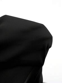 MaterniChic Kaos Hamil Polos dengan Detail Kerut dan Bahu Terbuka yang Modis - Hitam - View 7