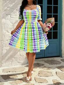 Sunnyshic Vestido midi elegante y casual de línea A con mangas cortas y estampado de cuadros degradados para mujeres de talla grande - Multicolor - Ver 3