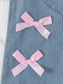 SHEIN Playful Pals 1件女婴浅蓝色水洗牛仔背带裙，带心形口袋和蝴蝶结装饰，休闲可爱牛仔裙，适合夏季日常外出、旅行、度假、拍照。 - 淺色水洗藍 - 查看 7