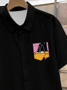 LOONEY TUNES X SHEIN Manfinity Joysei Áo sơ mi nam tay ngắn in hình hoạt hình, kiểu dáng thường ngày, đa năng. - màu đen - Xem 2