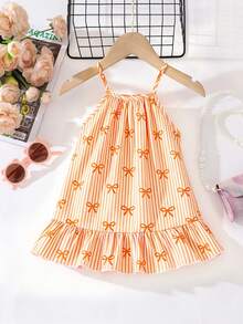 SHEIN Playful Pals 女婴夏季吊带连衣裙，俏皮蝴蝶结印花，飘逸荷叶边下摆，动感可爱，清新活泼，吊带设计适合夏季、户外玩耍、休闲度假、海滩度假、日常穿着，舒适百搭，是女童夏季服装的甜美之选。 - 橘色 - 查看 2