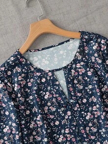 Nueva camisa de mujer de manga larga con cuello en V y estampado de moda casual - Azul Marino - Ver 4