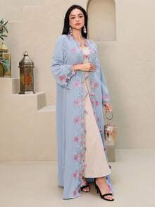 Al Najma 女士花卉刺绣蕾丝拼接休闲长袍，适合派对和外出穿着 - 藍色 - 查看 5