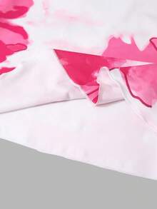 SHEIN Sparklyn 这款少女时尚休闲度假风连衣裙采用弹力针织面料，穿着舒适。肩带可调节，修身剪裁和独特的大碎花图案，散发着浓郁的度假气息。适合日常穿着、外出、聚会、度假等各种场合。是一款高品质的夏季单品。 - 彩色 - 查看 5