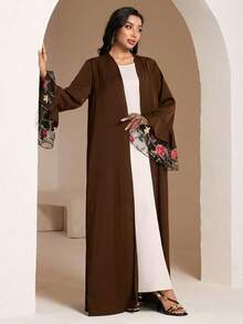 Al Najma 女士优雅花卉刺绣荷叶边袖蕾丝拼接宽松长袍 - 咖啡棕 - 查看 4
