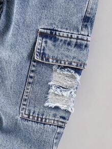 SHEIN Genkimix Kids 男童做旧工装牛仔裤，休闲街头风，浅蓝色水洗牛仔布，多口袋设计，宽松直筒版型，柔软棉质面料，适合日常穿着、上学、外出、户外活动等各种场合。 - 淺色水洗藍 - 查看 8