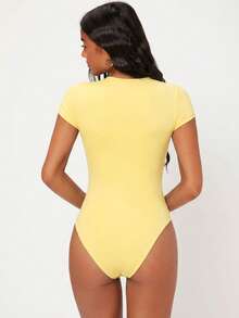 SHEIN BASICS 女款素色圓領短袖休閒連身衣 夏季女裝套裝 - 黃色 - 查看 3