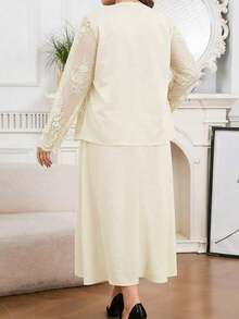 Modelyn Conjunto de duas peças elegante plus size para o dia a dia, em cor sólida, com blusa e vestido em tule bordado. - Damasco - Ver 8