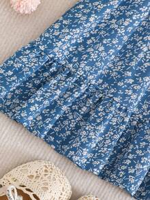 Cozy Pixies Vestido de manga corta con estampado floral azul ditsy lindo para bebé niña, conjunto a juego de mamá e hija (2 piezas se venden por separado) - Azul - Ver 4