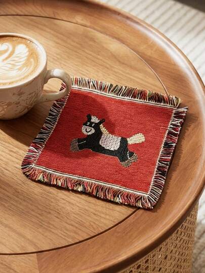 Cirelle 1 Stück nordischer Stil kreativer Jacquard Pferde-förmiger Untersetzer, quadratische Stoff-Quaste hitzebeständige Tischunterlage für Teetassen. Geeignet für Kaffeetassen, Teetassen, Wassergläser, Keramiktassen, Edelstahlbecher, kleine Schüsseln, kleine Teller; ideal für Gästeempfang, Partys, Teepartys, Büro und Zuhause. Auch ein tolles Geschenk zur Einweihung, Feiertage oder als Fotorequisite.