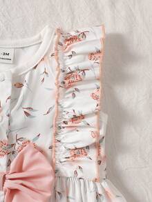 SHEIN Summer Newborn Baby Girl Apricot Round Neck Ruffle Cartoon Cherry Print Sleeveless Red Bow Dress With Red Hat Elegant And Cute Baby Girl Clothes Newborn Baby Girl Dress Baby Girl Floral Dress Baby Girl Outfit Photoshoot Outfit For Baby - Apricot - View 5