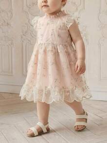SHEIN Đầm ngắn tay lửng màu kaki dễ thương thêu họa tiết, cổ bèo lưới cho bé gái, thoải mái, mềm mại, thanh lịch, phù hợp cho các buổi đi chơi mùa xuân/hè, tiệc tùng, sinh nhật, họp mặt gia đình, có thể dùng làm quà tặng. - Nhiều màu - Xem 7