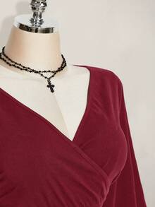 SHEIN ICON Plus Size Women V-Neck Solid Color Ruffle Hem Short Sleeve T-Shirt - Burgundy - View 7