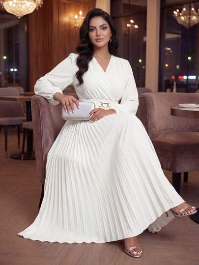 SHEIN Lady CURVE فستان مطوي بلون سادة مقاس كبير، موضة صيفية للكنيسة للنساء في المناسبات