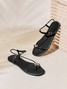 SHUZIA Giày sandal nữ màu đen giả da sang trọng mới, mũi vuông, quai cài, trang trí vàng, thoải mái cho kỳ nghỉ hè, du lịch. - màu đen - Xem 6