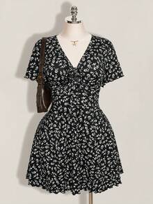 SHEIN ICON 大码女式夏季休闲度假碎花V领短袖腰部系带连衣裙 - 黑與白 - 查看 6