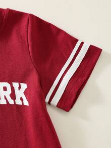 SHEIN Bộ 2 món áo thun ngắn tay và quần màu đỏ tía dễ thương cho bé trai/bé gái, quần áo mùa hè cho bé. - Màu Đỏ Sâu - Xem 5