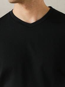 Manfinity Homme 男士纯色立领休闲百搭日常短袖T恤，夏季 - 黑色 - 查看 4