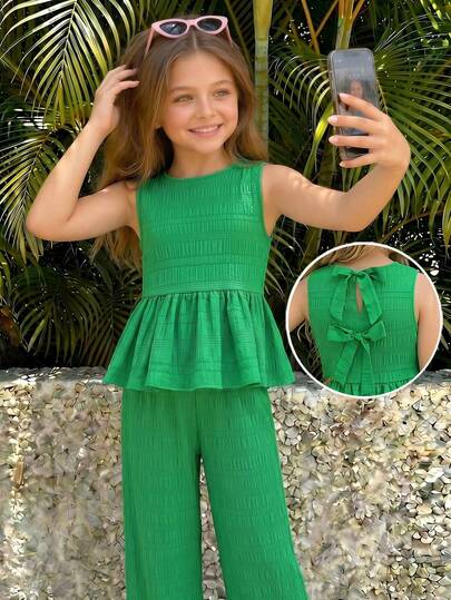 SHEIN Conjunto de chaleco largo holgado y pantalones cortos con textura tejida y decoración de lazo verde para niñas preadolescentes en vacaciones de verano