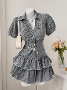 Sweetra Conjunto de 2 piezas de talla grande con camisa de manga corta a cuadros y shorts con volantes, casual y cómodo para primavera/verano - Blanco y Negro - Ver 3