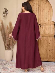Al Najma Plus Size Women's Textured 3D Floral Embroidery Elegant Arabic Traditional Long Dress, Suitable For Evening Gala - Burgundy - View 2