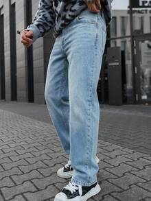 Artur Kramer Men's Y2K Straight Leg Washed Casual Jeans, Minimalist Black Denim Pants - Light Wash - View 4