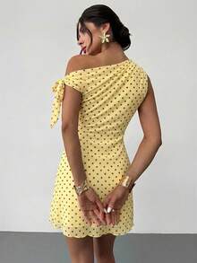 女士夏季新款经典复古波点不对称露肩性感优雅度假迷你连衣裙，网纱波点连衣裙，不对称领口连衣裙，春夏服装，沙滩装，优雅，性感，度假，海滩，夏威夷风情，约会，派对，音乐节，毕业礼服，舞会礼服/棕色连衣裙 - 黃色 - 查看 2