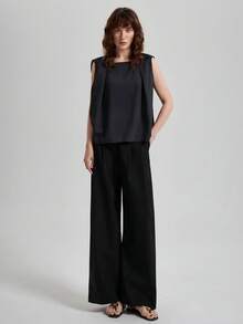 Ontre 2026夏季新款黑色修身背心，适合春夏季节的都市通勤、度假、海滩、音乐节等场合。简约时尚，都市通勤，优雅简约，夏季女士度假、海滩、通勤、办公、乡村音乐节穿搭 - 深灰色 - 查看 3