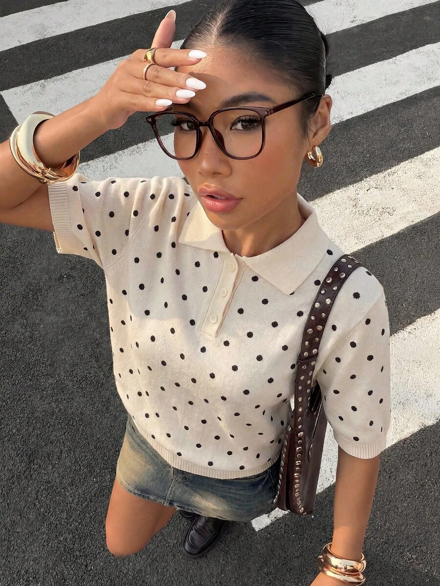 Muchica 女士优雅Polo领短袖休闲针织衫 - 米白色波点，可爱学院风短袖上衣，春夏复古甜美风，适合工作、度假、返校等场合。 - 彩色 - 查看 1