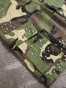 Manfinity EMRG 男士时尚迷彩印花水钻装饰拉链工装口袋牛仔短裤 - 彩色 - 查看 4